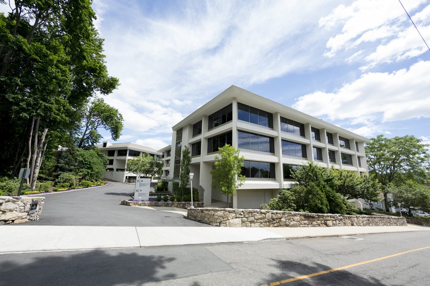 8 Wright St, Westport, CT à louer - Photo principale – Image 1 sur 2