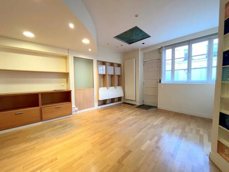 Bureau dans Saint-Germain-en-Laye à vendre - Photo de l’immeuble – Image 1 sur 5