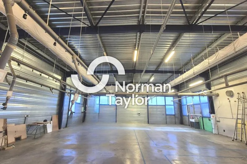 Local d’activités dans Béziers à louer Photo intérieure– Image 1 sur 11