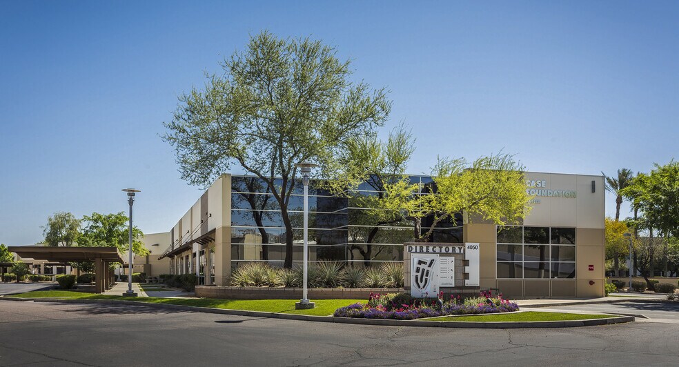 4050 E Cotton Center Blvd, Phoenix, AZ à louer - Photo de l’immeuble – Image 2 sur 6