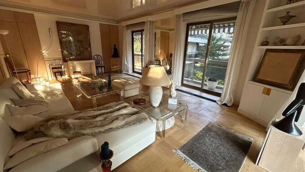 30 Boulevard Du Château, Neuilly-sur-Seine à vendre - Photo de l’immeuble – Image 3 sur 9