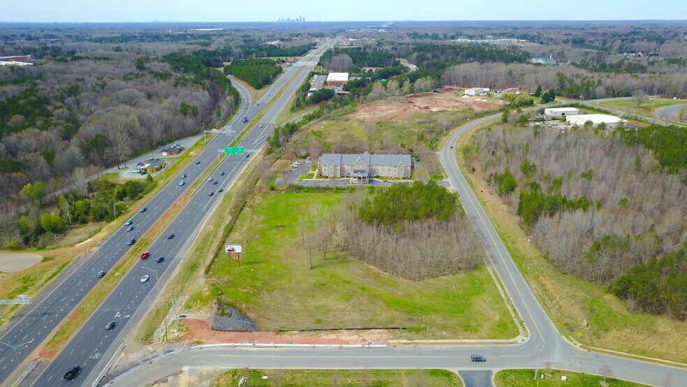1905 Independence Commerce Dr, Matthews, NC à vendre - Photo de l’immeuble – Image 2 sur 3