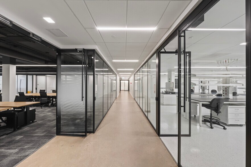 6220 Greenwich Dr, San Diego, CA à louer - Photo intérieure – Image 3 sur 5