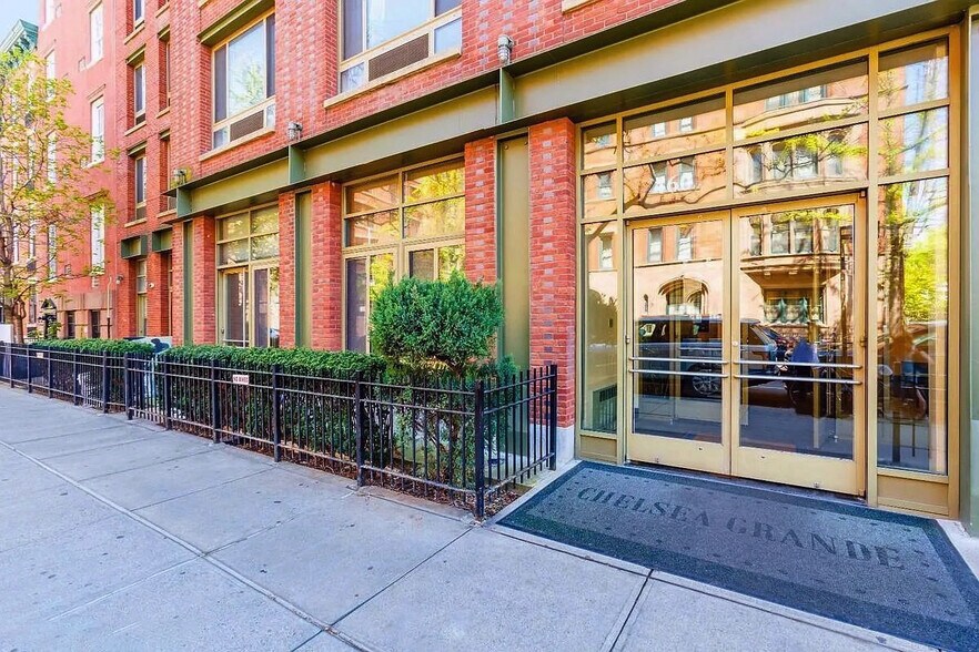 460 W 20th St, New York, NY à vendre - Photo de l’immeuble – Image 2 sur 8