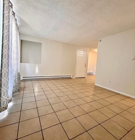 1403 Roosevelt Ave, Yakima, WA à vendre - Photo intérieure – Image 3 sur 12