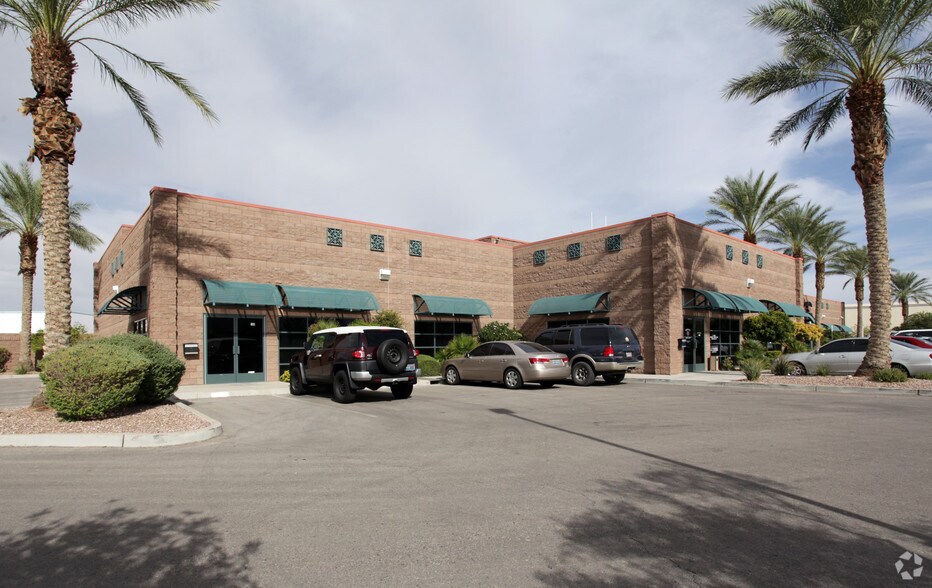 91 Corporate Park Dr, Henderson, NV à louer - Photo principale – Image 1 sur 4