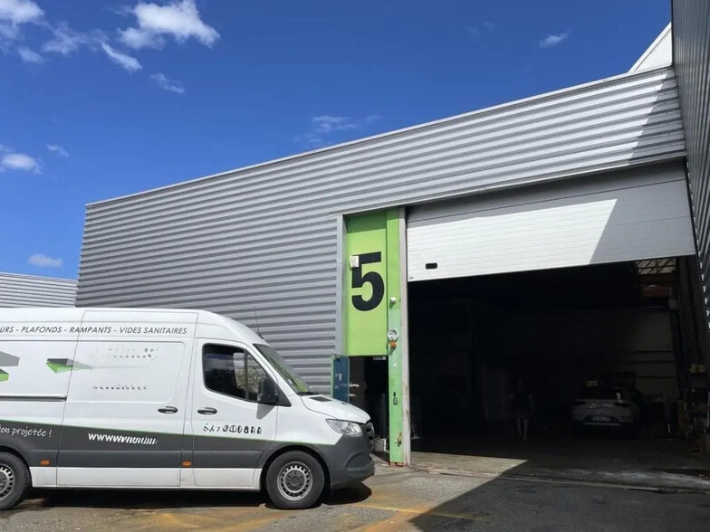 Local d’activités dans Toulouse à louer - Photo de l’immeuble – Image 2 sur 23
