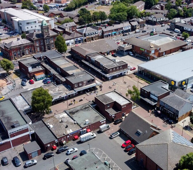 Market Sq, Oldham à louer - Aérien – Image 2 sur 2