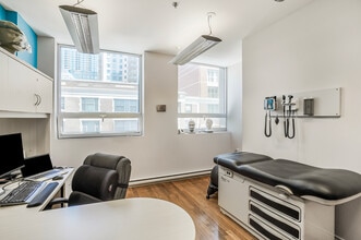 2060-2062 Rue de la Montagne, Montréal, QC à louer Photo de l’immeuble– Image 1 sur 6