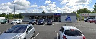 Plus de détails pour 111 Avenue Du Général Leclerc, Dreux - Local commercial à louer