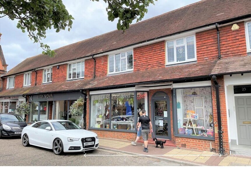 21 High St, Byfleet à vendre - Photo de l’immeuble – Image 3 sur 5