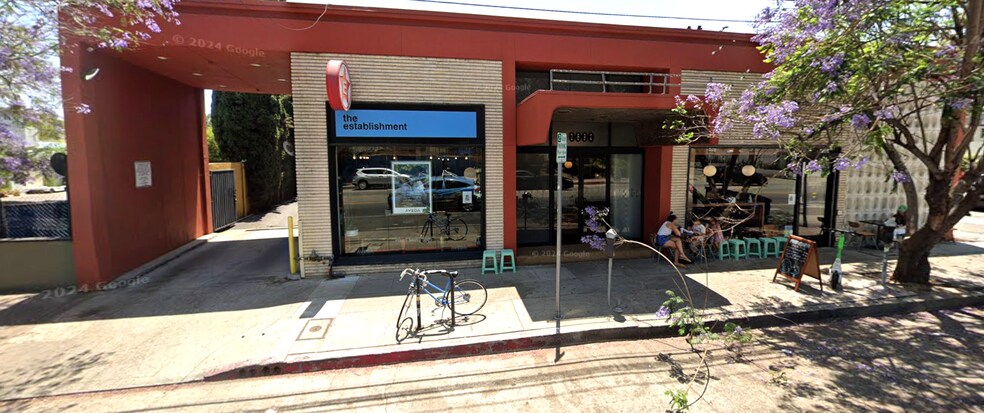 2894 Rowena Ave, Los Angeles, CA à louer - Photo de l’immeuble – Image 1 sur 12