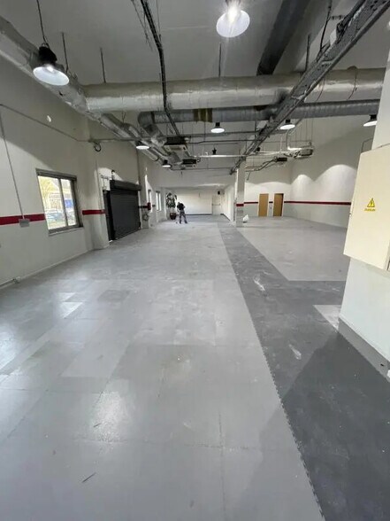 Industriel/Logistique dans Nanterre à louer - Photo de l’immeuble – Image 3 sur 22