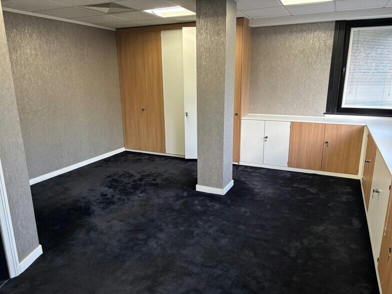 53 Theobald St, Borehamwood à louer - Photo de l’immeuble – Image 2 sur 6