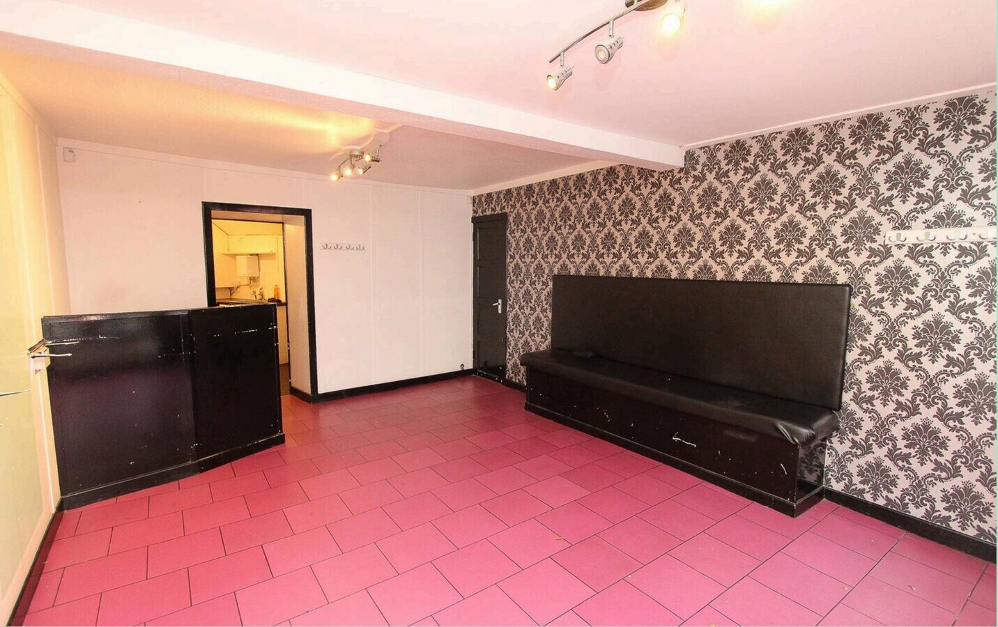 10A-10C Hanover St, Stranraer, DGY DG9 7RZ - Lot 10C -  - Photo intérieure - Image 2 of 5