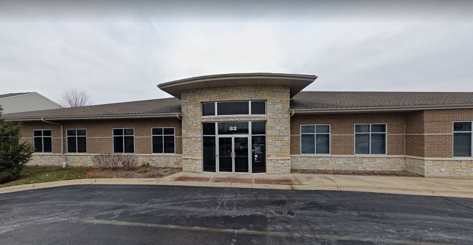 82 Miller Dr, North Aurora, IL à louer - Photo de l’immeuble – Image 3 sur 5