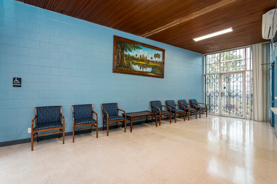 1533 Alamitos Ave, Long Beach, CA à louer - Photo de l’immeuble – Image 3 sur 16