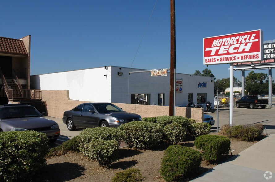 1760 W Foothill Blvd, Upland, CA à louer - Photo de l’immeuble – Image 3 sur 4