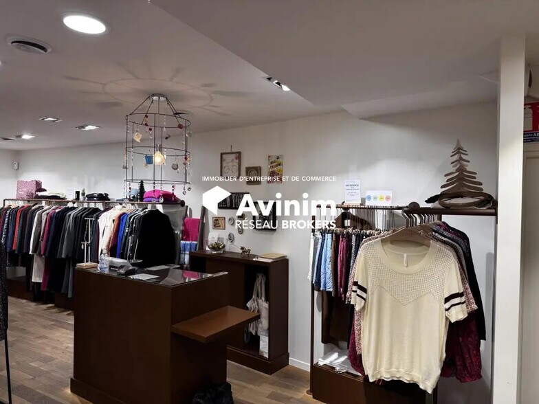 Local commercial dans Orange à louer - Photo intérieure – Image 2 sur 5