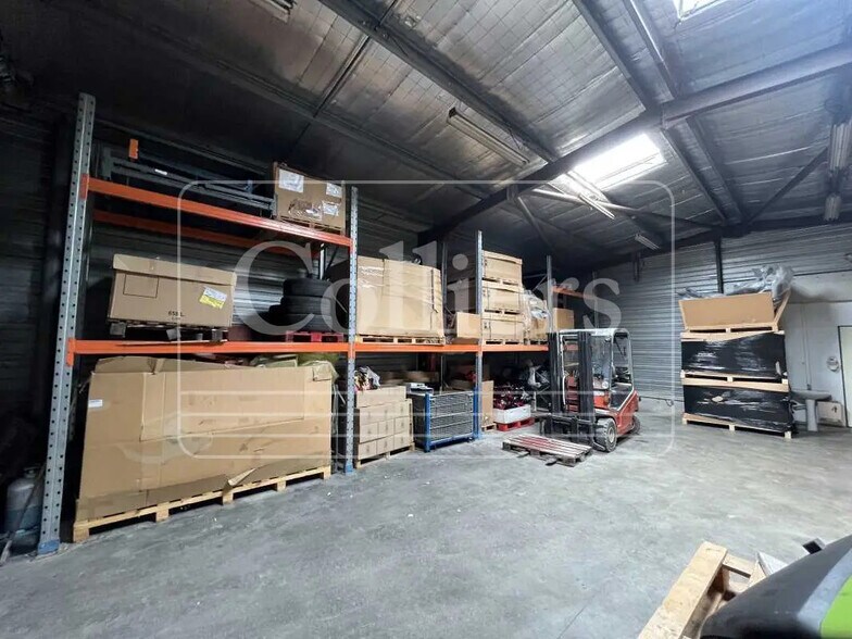 Local d'activités dans Velaux à vendre - Photo intérieure – Image 2 sur 9