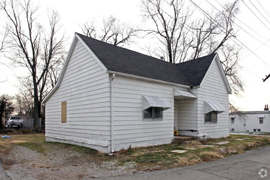 1320-1330 Hughes Place portefeuille de 3 biens à vendre sur LoopNet.fr - Photo principale – Image 1 sur 3