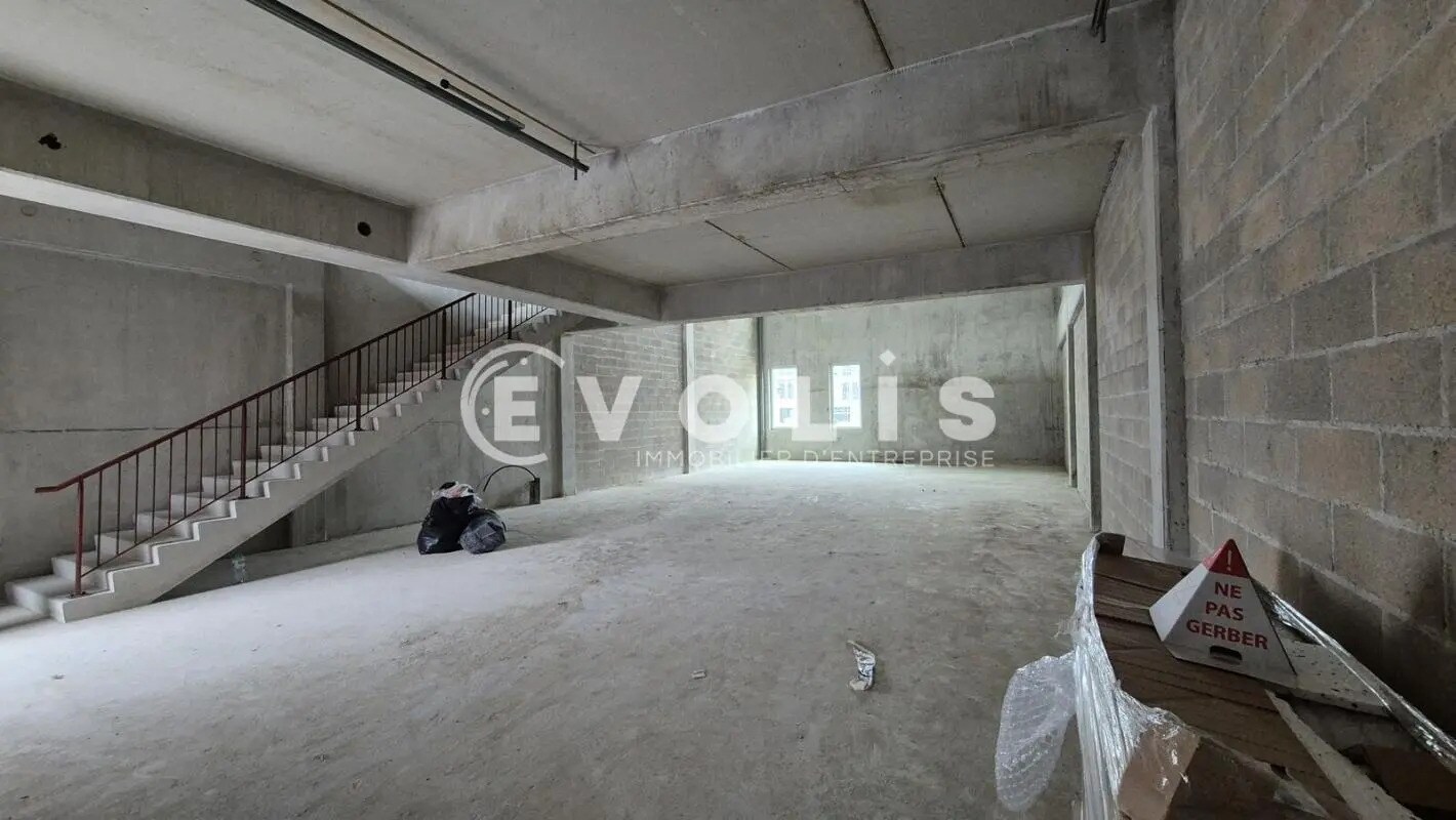 Local d’activités dans Serris à louer Photo de l’immeuble– Image 1 sur 10