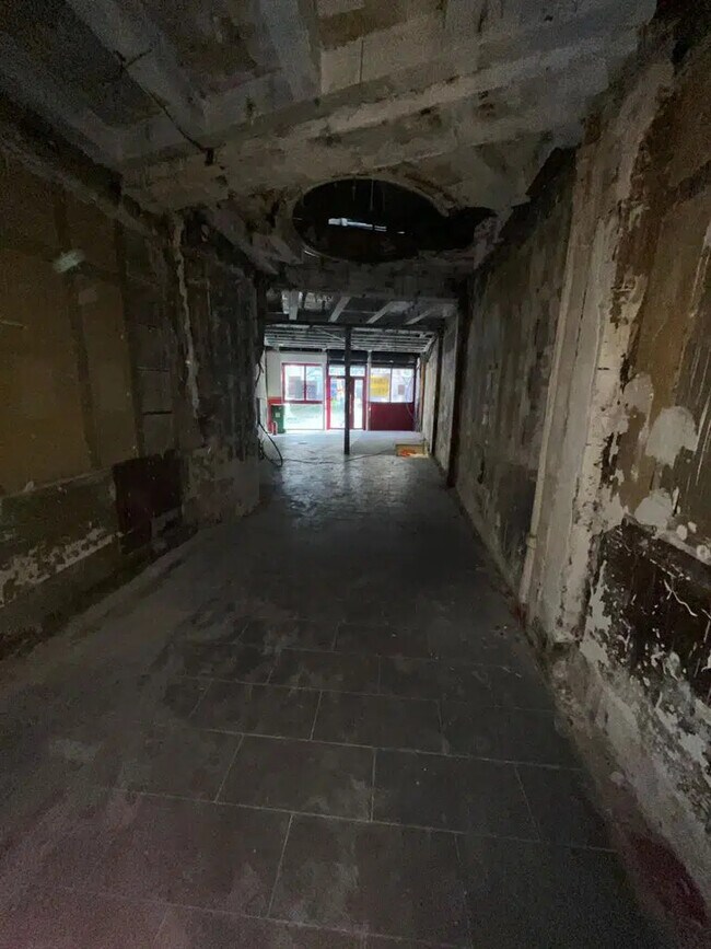 Plus de détails pour Local commercial à louer