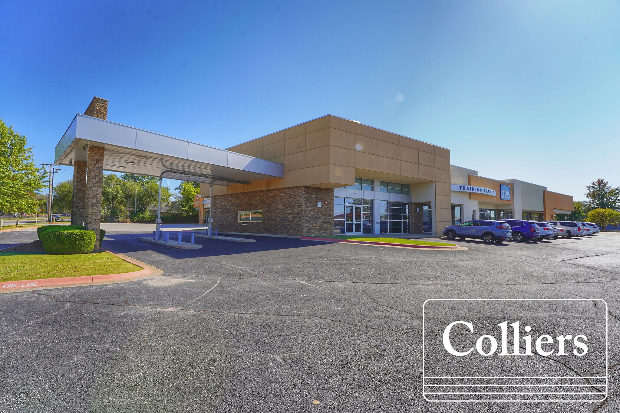 225 N Bloomington St, Lowell, AR à vendre Photo de l’immeuble– Image 1 sur 8