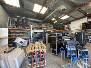 Industriel/Logistique dans Lagny-sur-Marne à vendre Photo intérieure– Image 2 sur 5