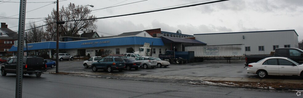 331-335 N Main St. & W 8th Ave., Gloversville, NY à vendre - Photo de l’immeuble – Image 3 sur 10