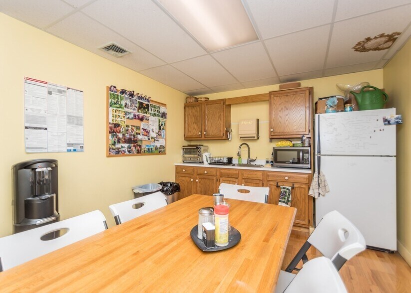 25-29 Spring St, Waltham, MA à vendre - Photo de l’immeuble – Image 3 sur 8