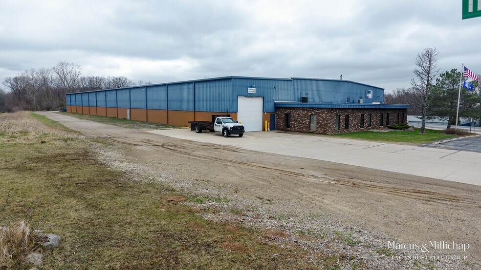 1470 McMillan Rd, Owosso, MI à vendre - Photo de l’immeuble – Image 3 sur 8