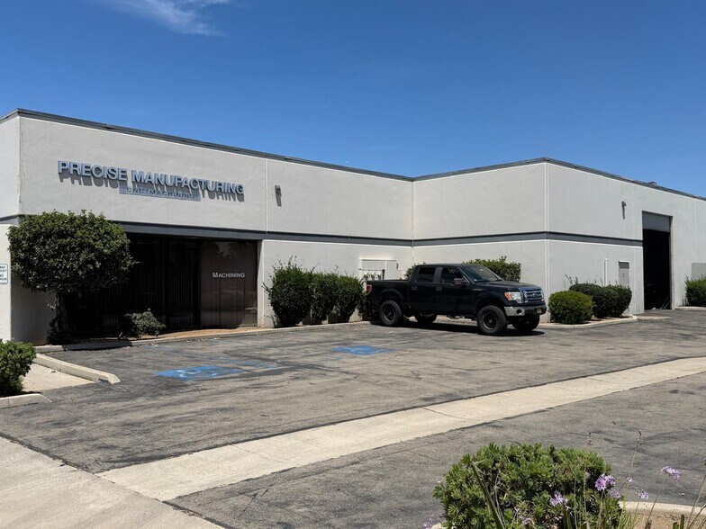 1080 Linda Vista Dr, San Marcos, CA à louer - Photo de l’immeuble – Image 2 sur 2