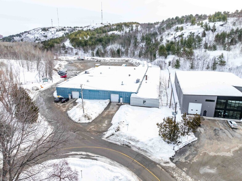 360 Mountain St, Sudbury, ON à louer - Photo de l’immeuble – Image 2 sur 7