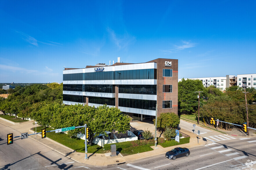 1612 Summit Ave, Fort Worth, TX à louer - Photo de l’immeuble – Image 1 sur 20