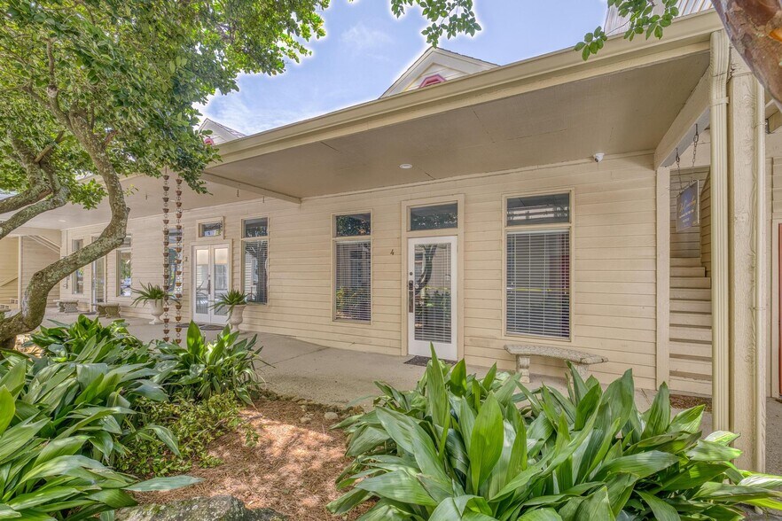 913 Gulf Breeze Pky, Gulf Breeze, FL à vendre - Photo de l’immeuble – Image 3 sur 70