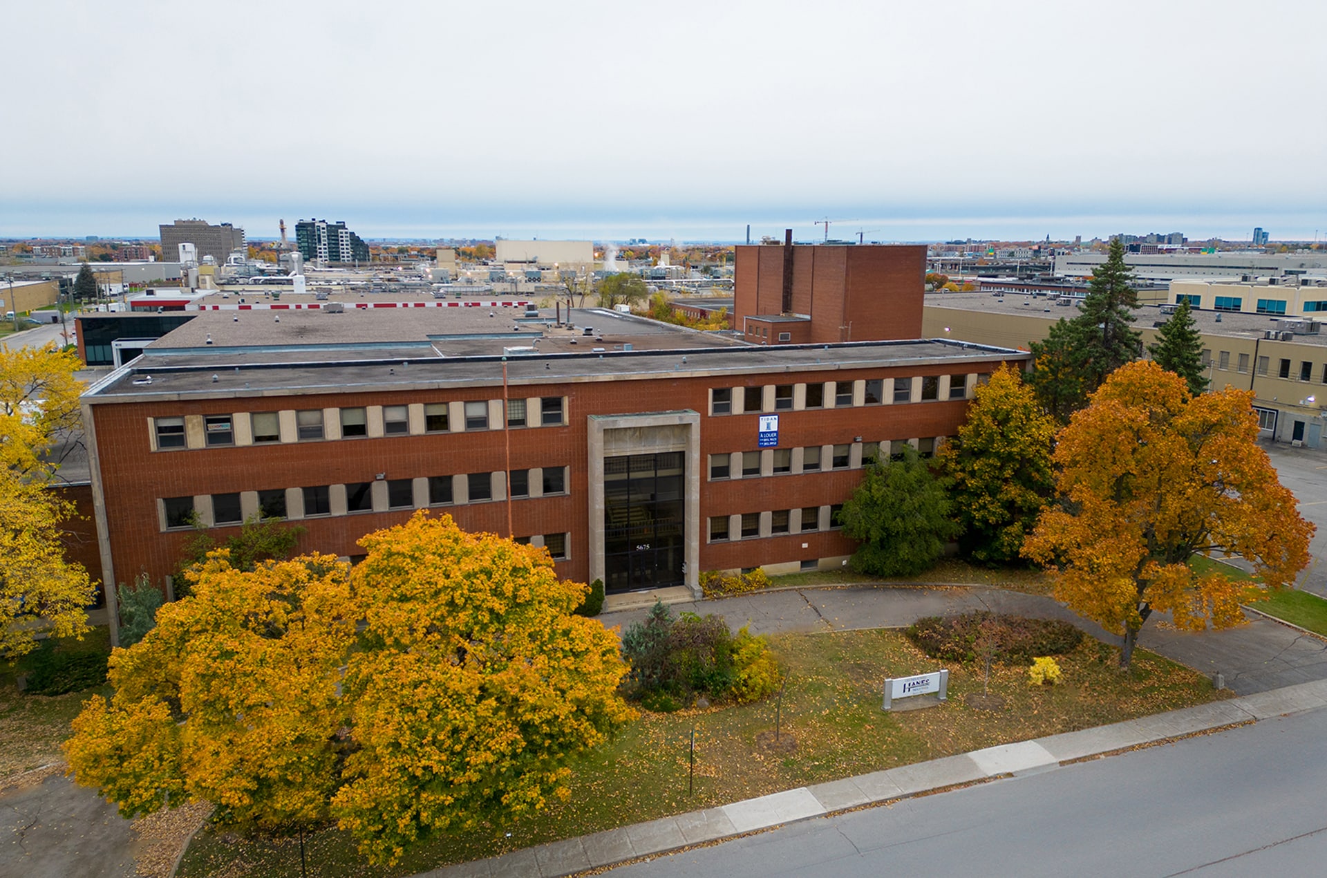 8270-8310 Ch Devonshire, Mt Royal, QC à louer Photo de l’immeuble– Image 1 sur 5