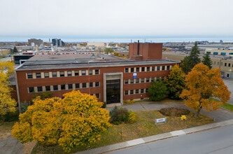 8270-8310 Ch Devonshire, Mt Royal, QC à louer Photo de l’immeuble– Image 1 sur 5