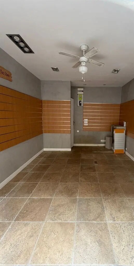 Plus de détails pour Local commercial à louer