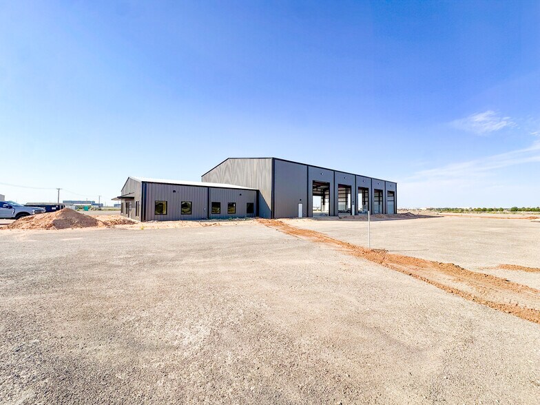 3208 S County Road 1255, Midland, TX à louer - Photo principale – Image 1 sur 14