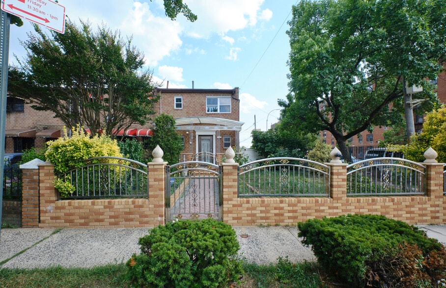 258 Lott Ave, Brooklyn, NY à vendre - Photo de l’immeuble – Image 2 sur 25