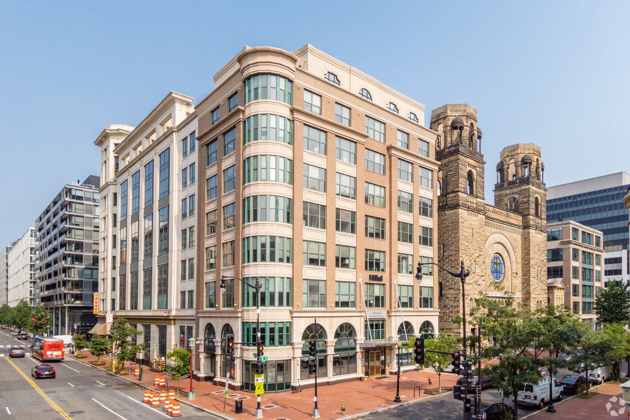 800 8th St NW, Washington, DC à louer Photo de l’immeuble– Image 1 sur 6