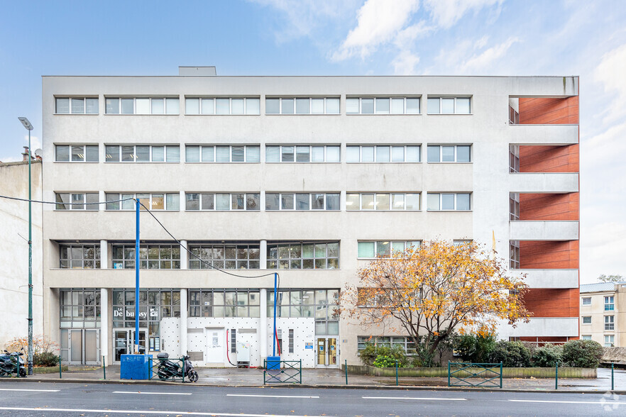 Bureau dans Colombes à louer - Photo de l’immeuble – Image 2 sur 3