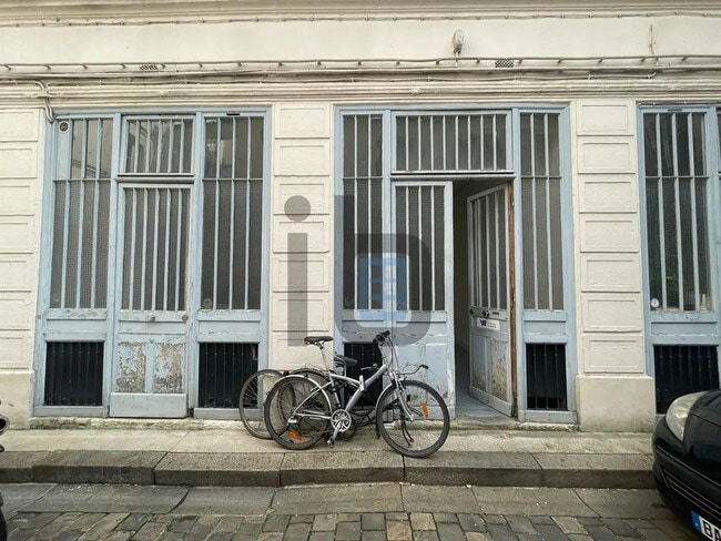 Plus de détails pour Bureau à vendre