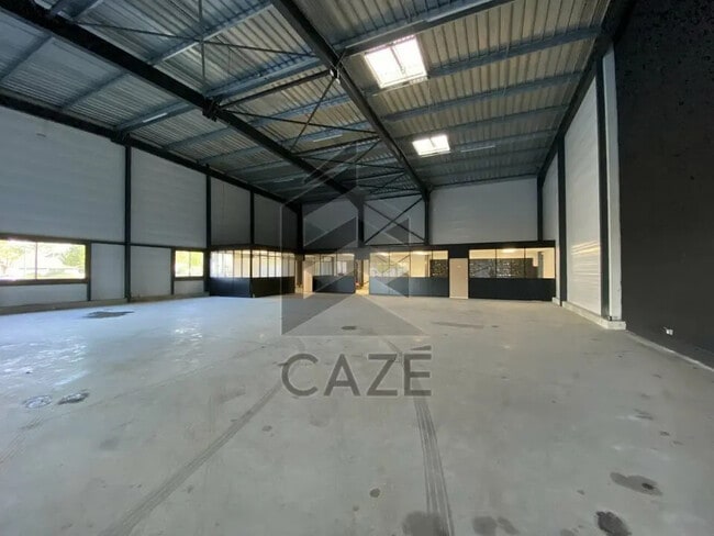 Plus de détails pour Bureau, Local d'activités à louer