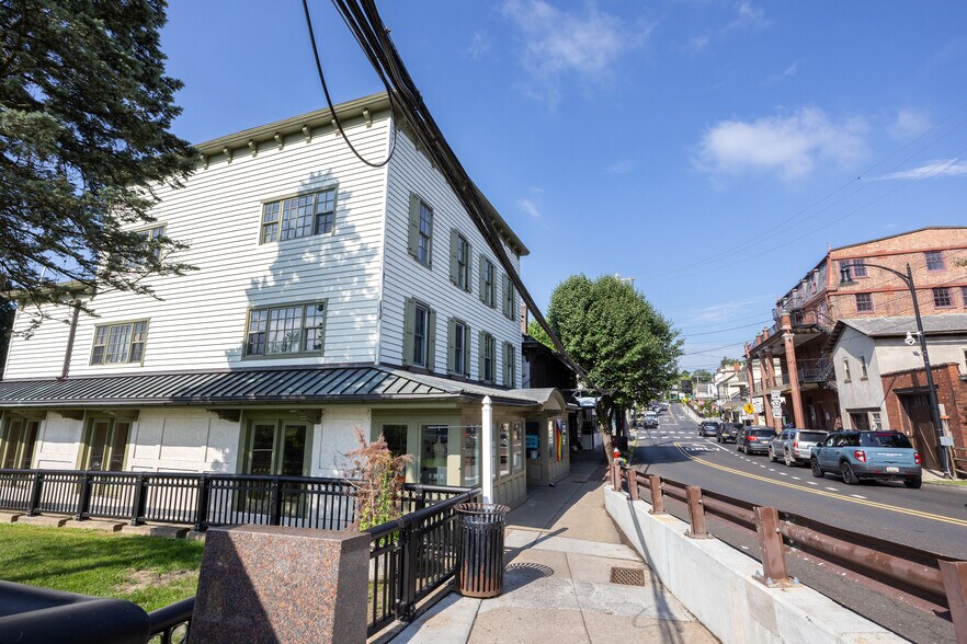 15 E Bridge St, New Hope, PA à vendre - Photo de l’immeuble – Image 3 sur 27