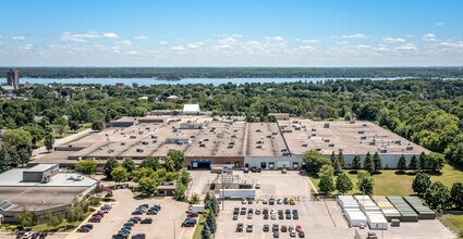 100 Strowger Blvd, Brockville, ON - Vue aérienne  vue de carte - Image1