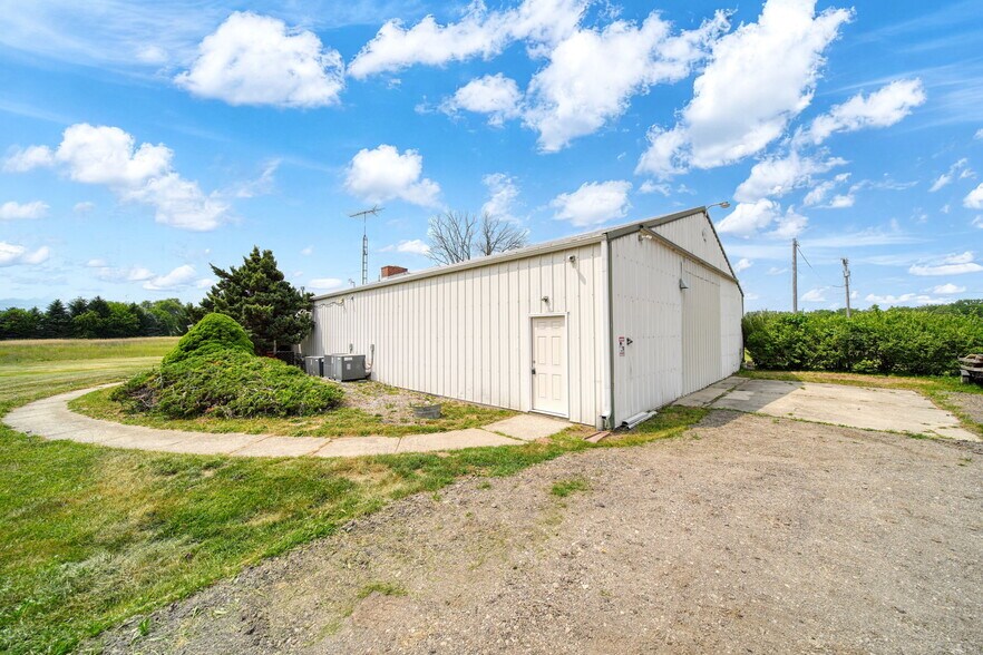 5550 Carleton Rd, Palmyra, MI à vendre - Photo de l’immeuble – Image 2 sur 53