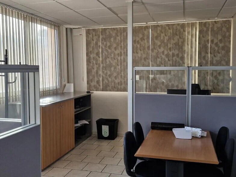 Bureau dans Mouans-Sartoux à louer - Photo de l’immeuble – Image 3 sur 9