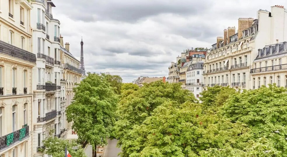 Avenue Matignon, Paris à louer - Photo de l’immeuble – Image 2 sur 10